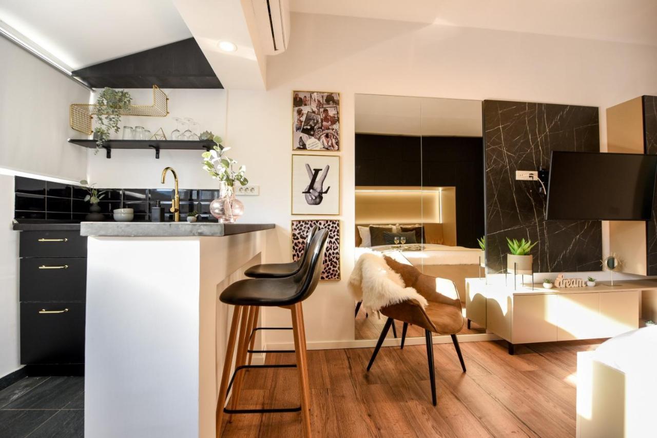 Calea Victoriei Modern Studio - Escape In The City Center Bucarest Exterior foto
